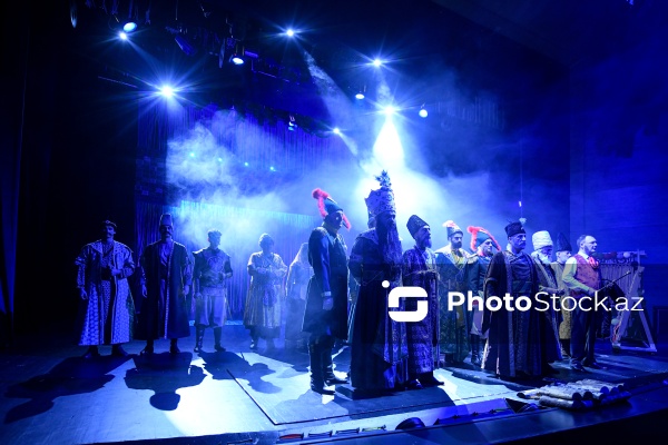 Azərbaycan Dövlət Akademik Milli Dram Teatrında keçirilən "Baş" tamaşasının premyerası