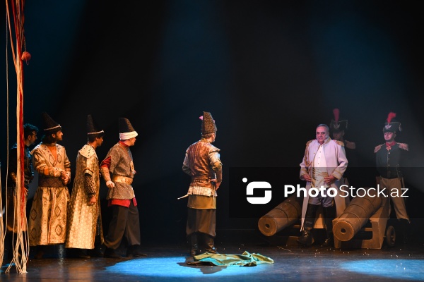 Azərbaycan Dövlət Akademik Milli Dram Teatrında keçirilən "Baş" tamaşasının premyerası