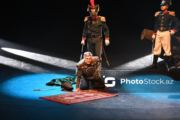 Azərbaycan Dövlət Akademik Milli Dram Teatrında keçirilən "Baş" tamaşasının premyerası