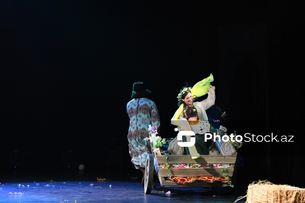 Azərbaycan Dövlət Akademik Milli Dram Teatrında keçirilən "Baş" tamaşasının premyerası
