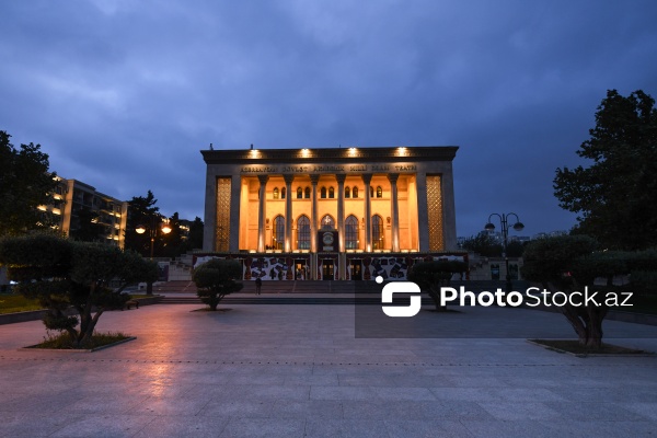 Azərbaycan Dövlət Akademik Milli Dram Teatrında keçirilən "Baş" tamaşasının premyerası