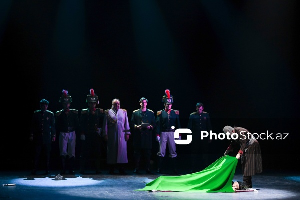 Azərbaycan Dövlət Akademik Milli Dram Teatrında keçirilən "Baş" tamaşasının premyerası
