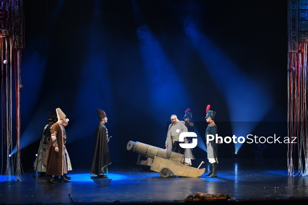 Azərbaycan Dövlət Akademik Milli Dram Teatrında keçirilən "Baş" tamaşasının premyerası