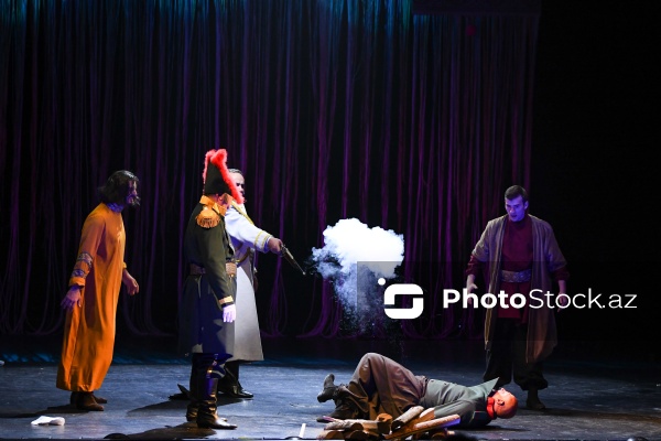 Azərbaycan Dövlət Akademik Milli Dram Teatrında keçirilən "Baş" tamaşasının premyerası