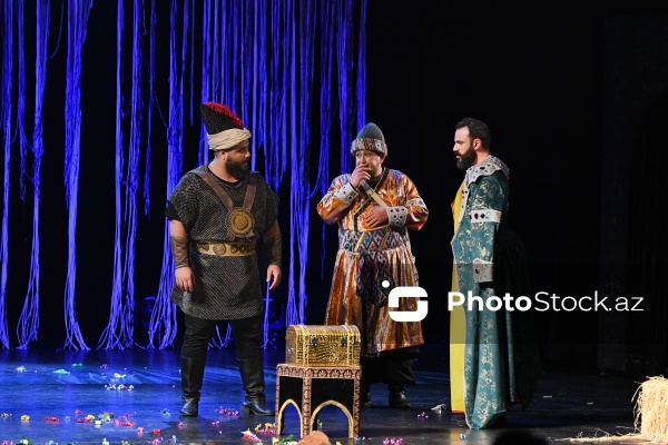 Azərbaycan Dövlət Akademik Milli Dram Teatrında keçirilən "Baş" tamaşasının premyerası