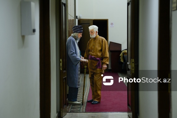 Azərbaycan Dövlət Akademik Milli Dram Teatrında tamaşa öncəsi qrim prosesi