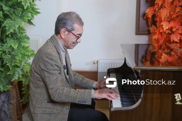 Azərbaycan Dövlət Akademik Rus Dram Teatrının aktyoru, Xalq artisti Məbud Məhərrəmov