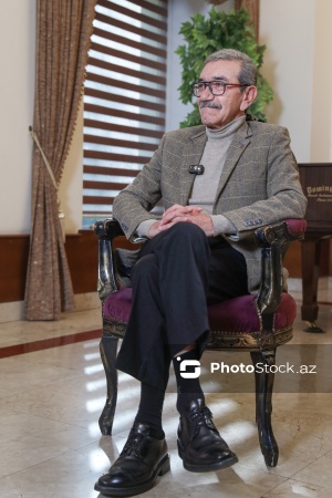 Azərbaycan Dövlət Akademik Rus Dram Teatrının aktyoru, Xalq artisti Məbud Məhərrəmov