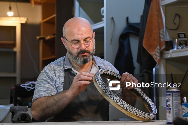 Ağamir Həsənov - “Milli alətlərin bərpası və təkmilləşdirilməsi” elmi-tədqiqat laboratoriyasının ustası