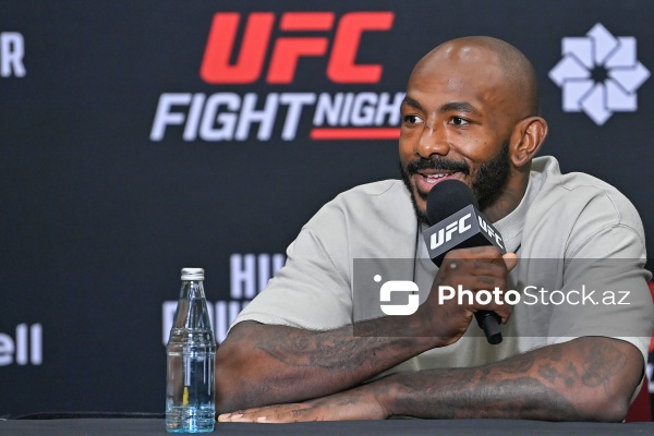 UFC iştirakçılarının Bakıda baş tutan mətbuat konfransı