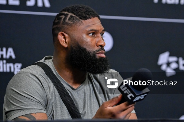 UFC iştirakçılarının Bakıda baş tutan mətbuat konfransı