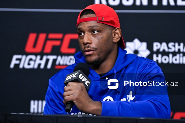 UFC iştirakçılarının Bakıda baş tutan mətbuat konfransı