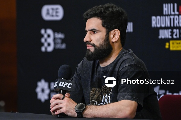 UFC iştirakçılarının Bakıda baş tutan mətbuat konfransı