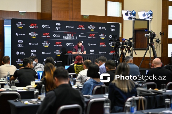 UFC iştirakçılarının Bakıda baş tutan mətbuat konfransı
