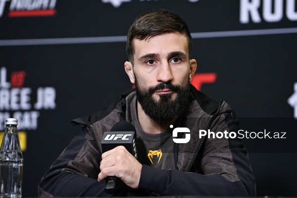 UFC iştirakçılarının Bakıda baş tutan mətbuat konfransı