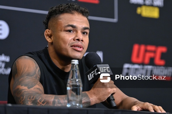 UFC iştirakçılarının Bakıda baş tutan mətbuat konfransı