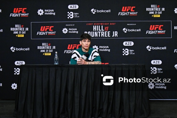 UFC iştirakçılarının Bakıda baş tutan mətbuat konfransı