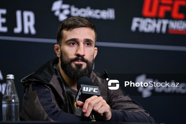 UFC iştirakçılarının Bakıda baş tutan mətbuat konfransı