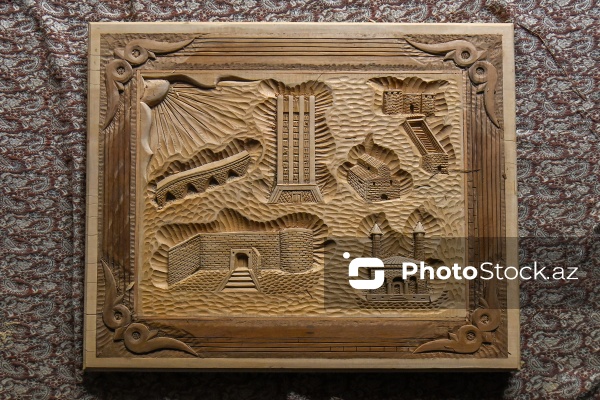 Azərbaycan Rəssamlar İttifaqının üzvü olan oymaçı Azər Əsədov