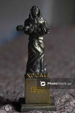 Azərbaycan Rəssamlar İttifaqının üzvü olan oymaçı Azər Əsədov