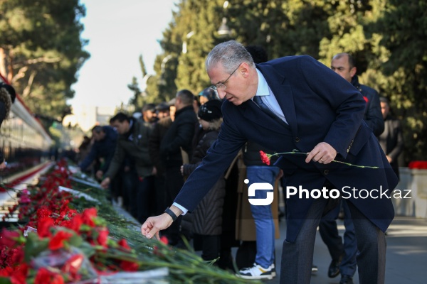 Azərbaycan xalqı 20 Yanvar şəhidlərinin xatirəsini ehtiramla yad edir