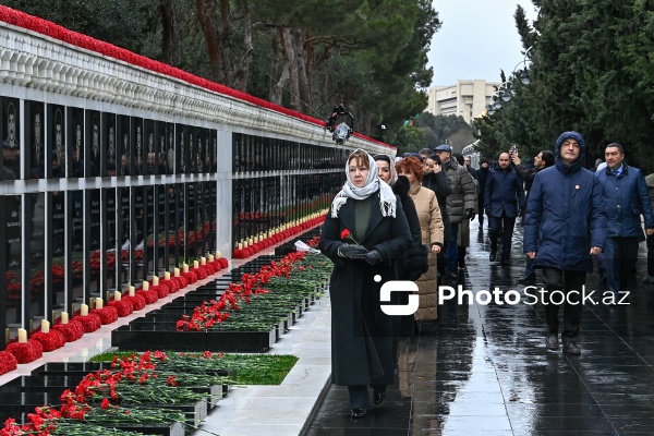 Qanlı 20 Yanvar faciəsindən 36 il ötür: Azərbaycan xalqı şəhidlərinin xatirəsini yad edir