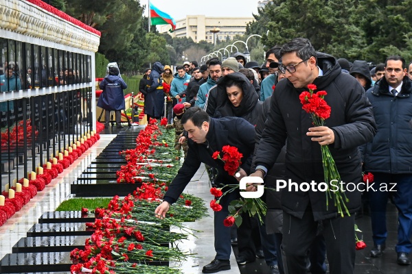 Qanlı 20 Yanvar faciəsindən 36 il ötür: Azərbaycan xalqı şəhidlərinin xatirəsini yad edir