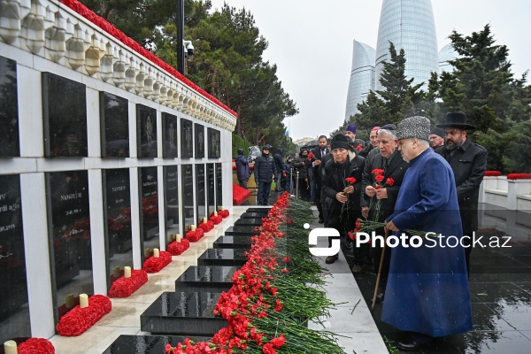 Qanlı 20 Yanvar faciəsindən 36 il ötür: Azərbaycan xalqı şəhidlərinin xatirəsini yad edir