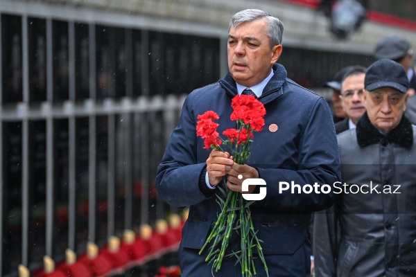 Samir Nuriyev - Şəhidlər xiyabanında