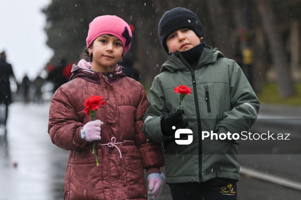 Qanlı 20 Yanvar faciəsindən 36 il ötür: Azərbaycan xalqı şəhidlərinin xatirəsini yad edir