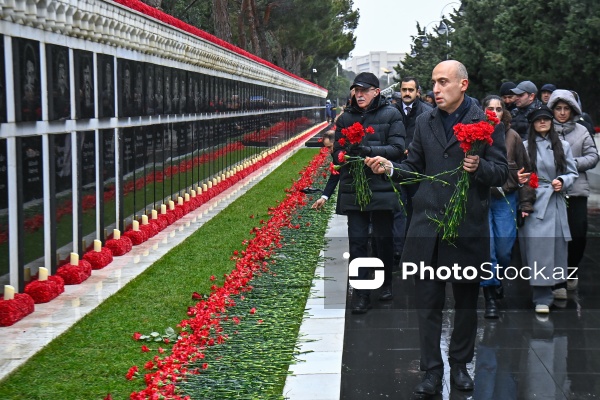 Qanlı 20 Yanvar faciəsindən 36 il ötür: Azərbaycan xalqı şəhidlərinin xatirəsini yad edir