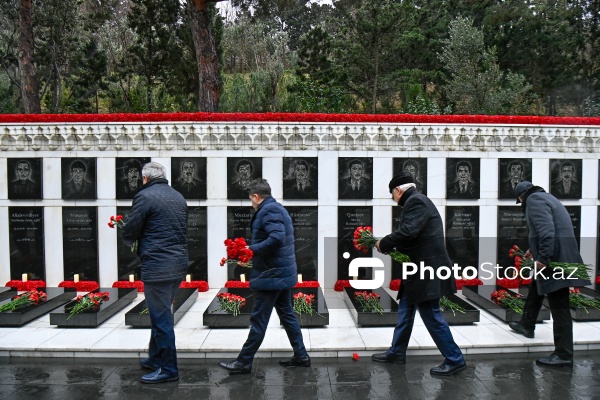 Qanlı 20 Yanvar faciəsindən 36 il ötür: Azərbaycan xalqı şəhidlərinin xatirəsini yad edir
