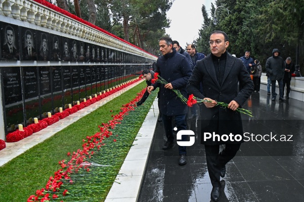 Ülvi Mehdiyev - Şəhidlər xiyabanında