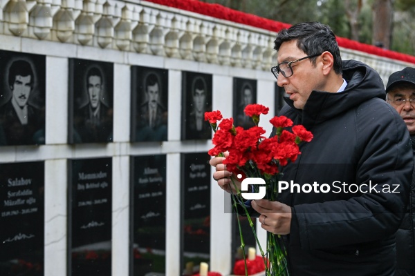 Fərid Qayıbov -  Şəhidlər xiyabanında
