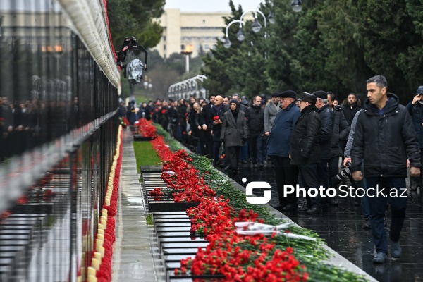 Qanlı 20 Yanvar faciəsindən 36 il ötür: Azərbaycan xalqı şəhidlərinin xatirəsini yad edir
