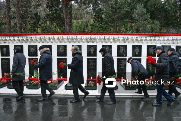 Qanlı 20 Yanvar faciəsindən 36 il ötür: Azərbaycan xalqı şəhidlərinin xatirəsini yad edir