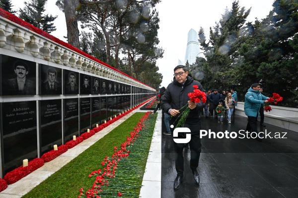 Fərid Qayıbov -  Şəhidlər xiyabanında