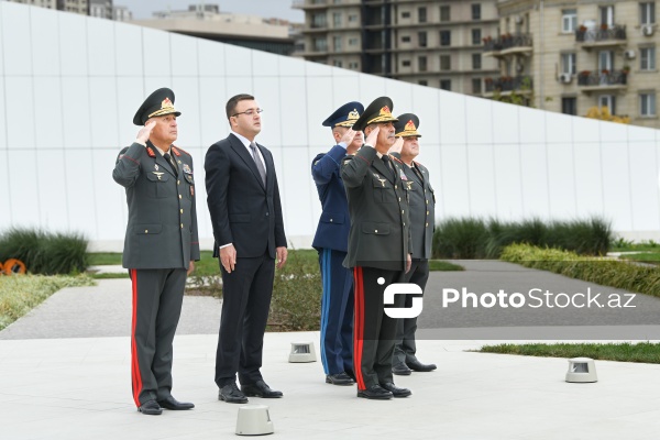 27 Sentyabr - Anım Günü ilə əlaqədar Zəfər parkına ziyarət