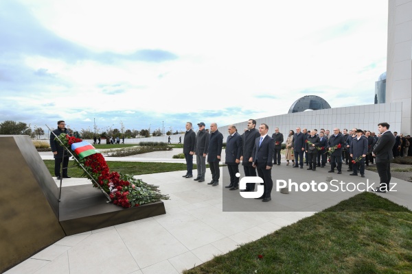27 Sentyabr - Anım Günü ilə əlaqədar Zəfər parkına ziyarət