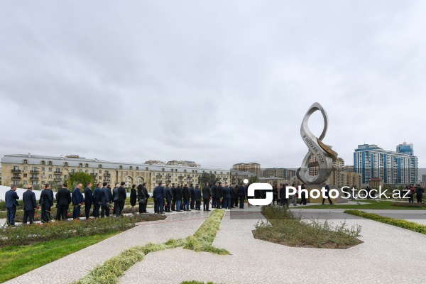 27 Sentyabr - Anım Günü ilə əlaqədar Zəfər parkına ziyarət
