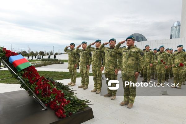 27 Sentyabr - Anım Günü ilə əlaqədar Zəfər parkına ziyarət