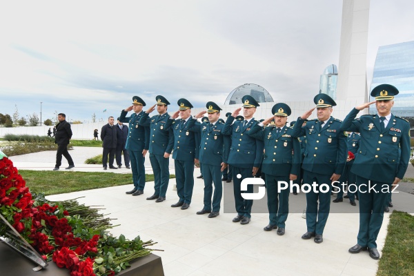 27 Sentyabr - Anım Günü ilə əlaqədar Zəfər parkına ziyarət