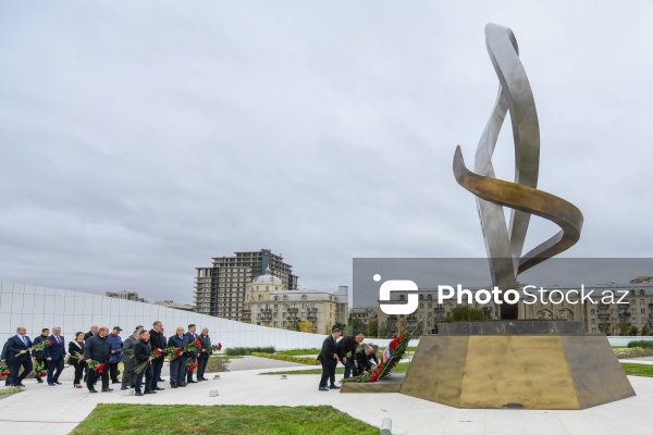27 Sentyabr - Anım Günü ilə əlaqədar Zəfər parkına ziyarət