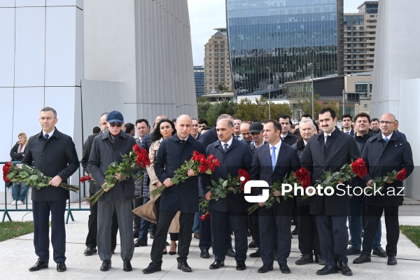 27 Sentyabr - Anım Günü ilə əlaqədar Zəfər parkına ziyarət