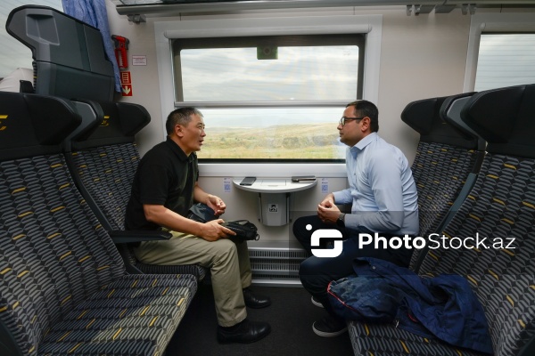 Azərbaycanda akkreditə olunmuş diplomatlar Ağdamdan Bakıya sürət qatarı ilə qayıdırlar