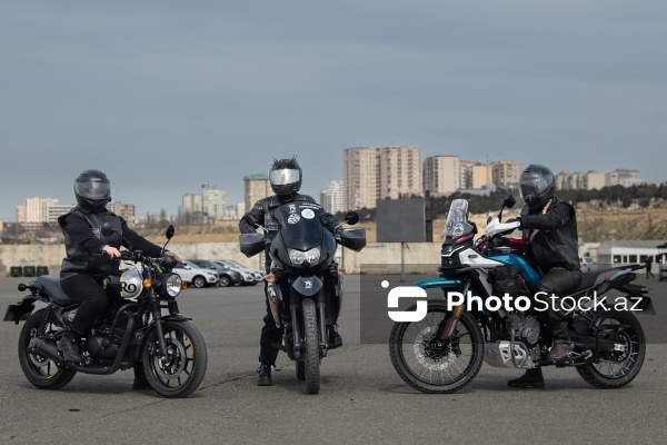 Motosikletçi qadınlar: Evelin Mustafa Abbasova və Natəvan Xanməmmədli