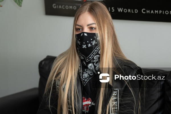 Motosikletçi qadınlar: Evelin Mustafa Abbasova və Natəvan Xanməmmədli