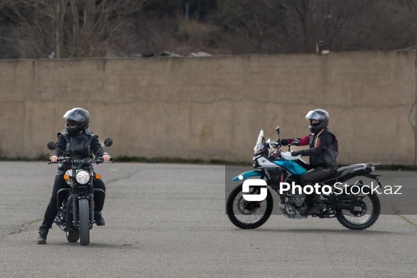 Motosikletçi qadınlar: Evelin Mustafa Abbasova və Natəvan Xanməmmədli