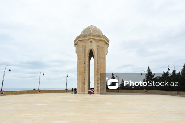 “Əbədi məşəl” abidəsi