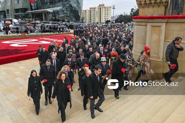 Xarici diplomatların Şəhidlər xiyabanını ziyarəti